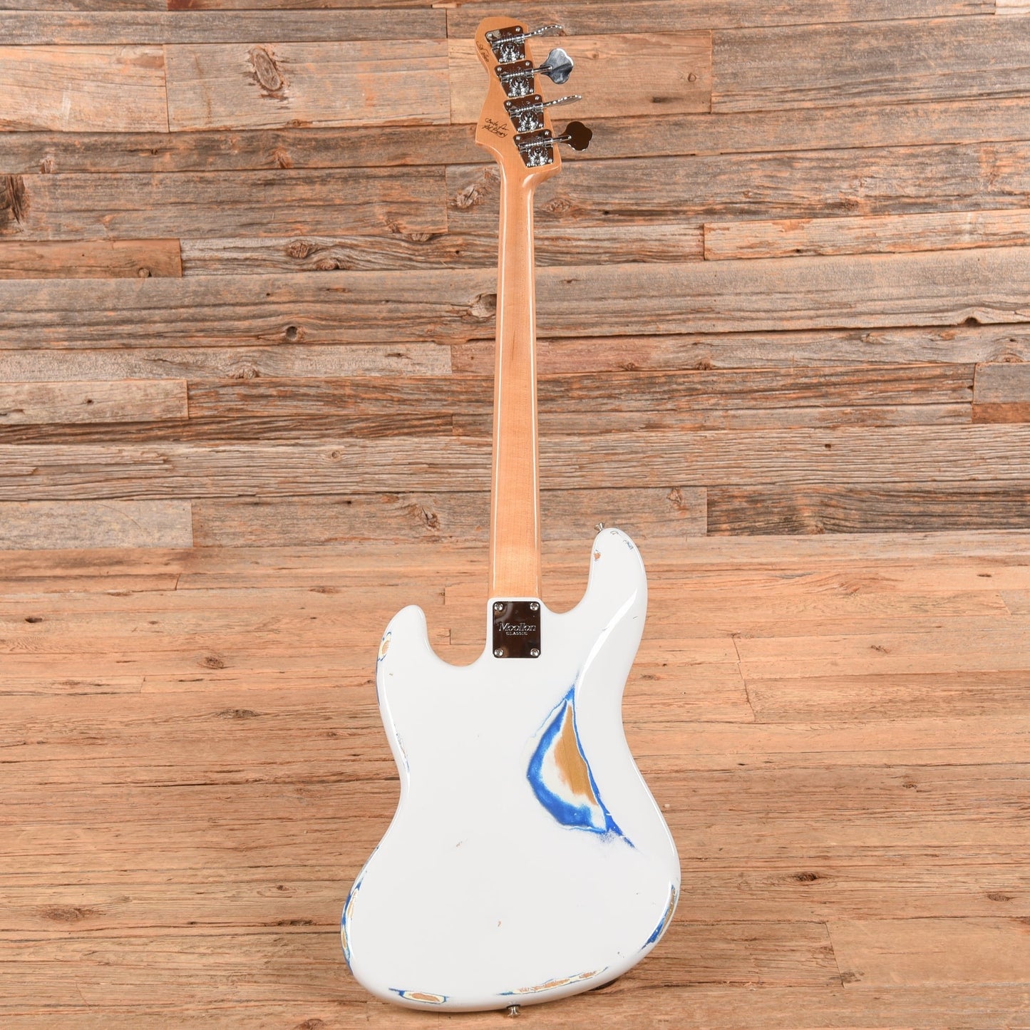 Moollon J Classic White