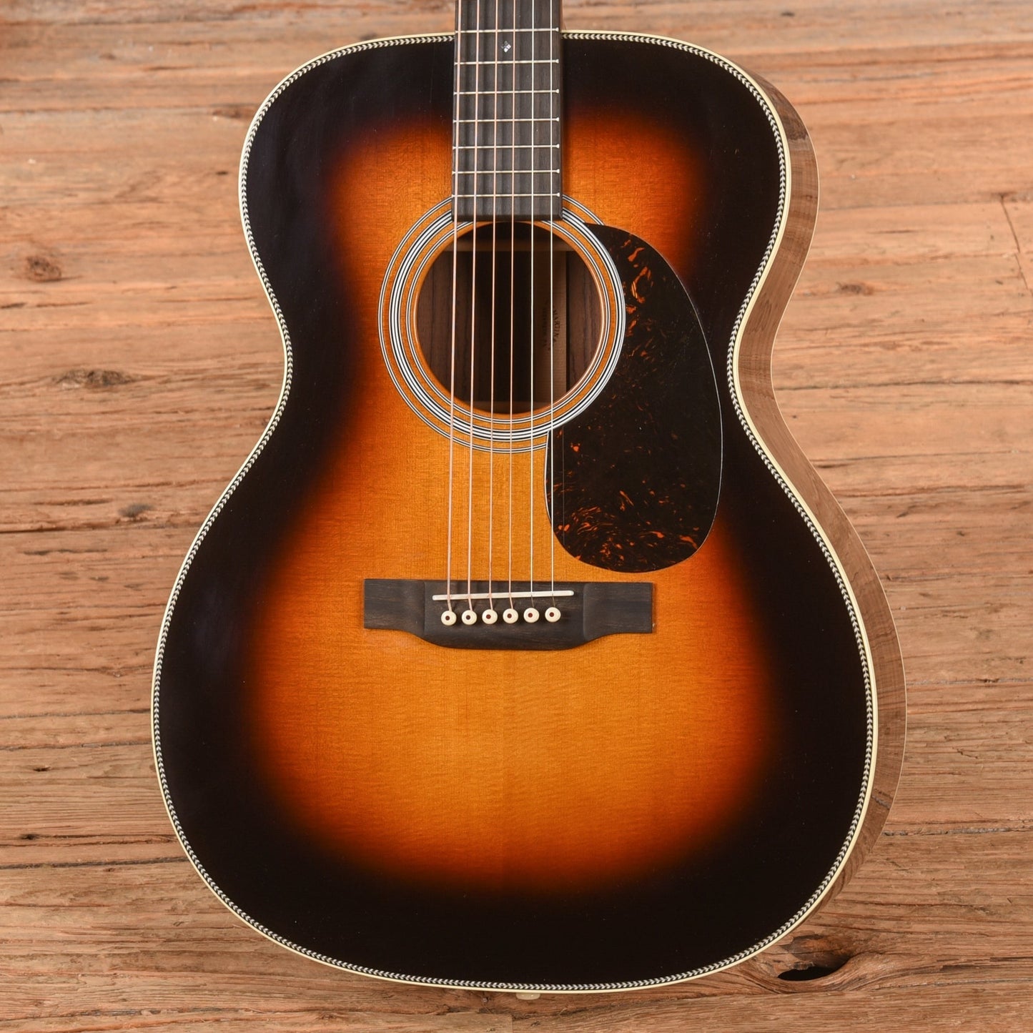 Martin Standard Series 000-28 Sunburst 2024