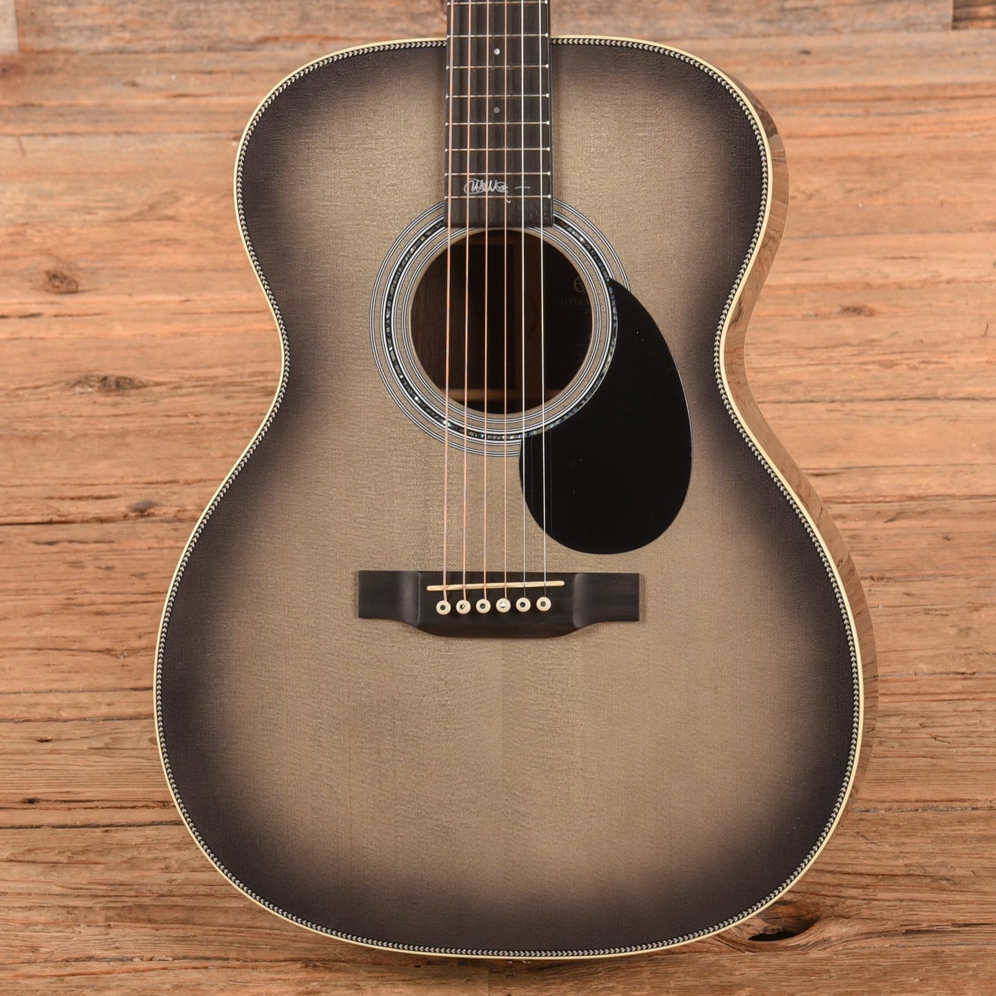 Martin 20th Anniversary OMJM John Mayer Signature Grey Sunburst 2024