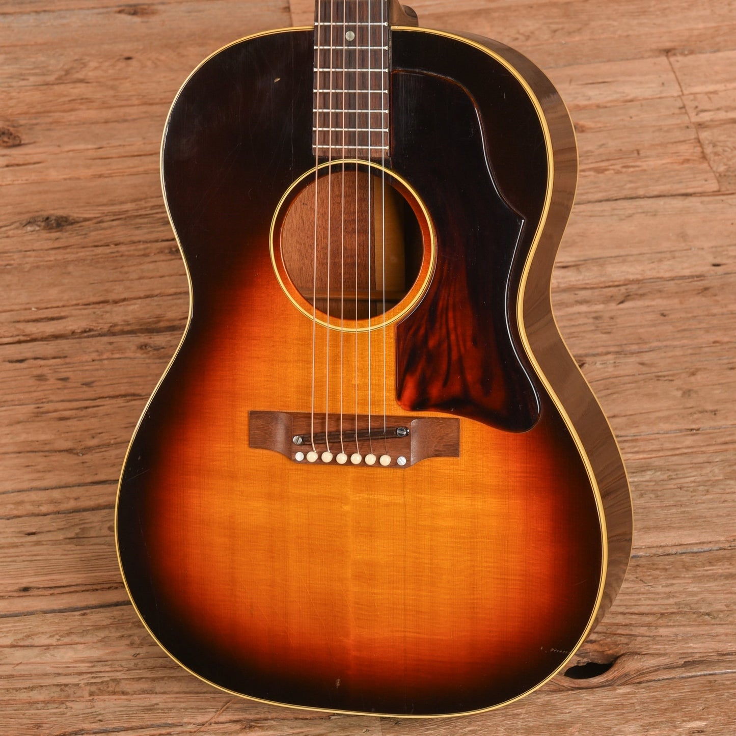 Gibson LG-2 Sunburst 1968