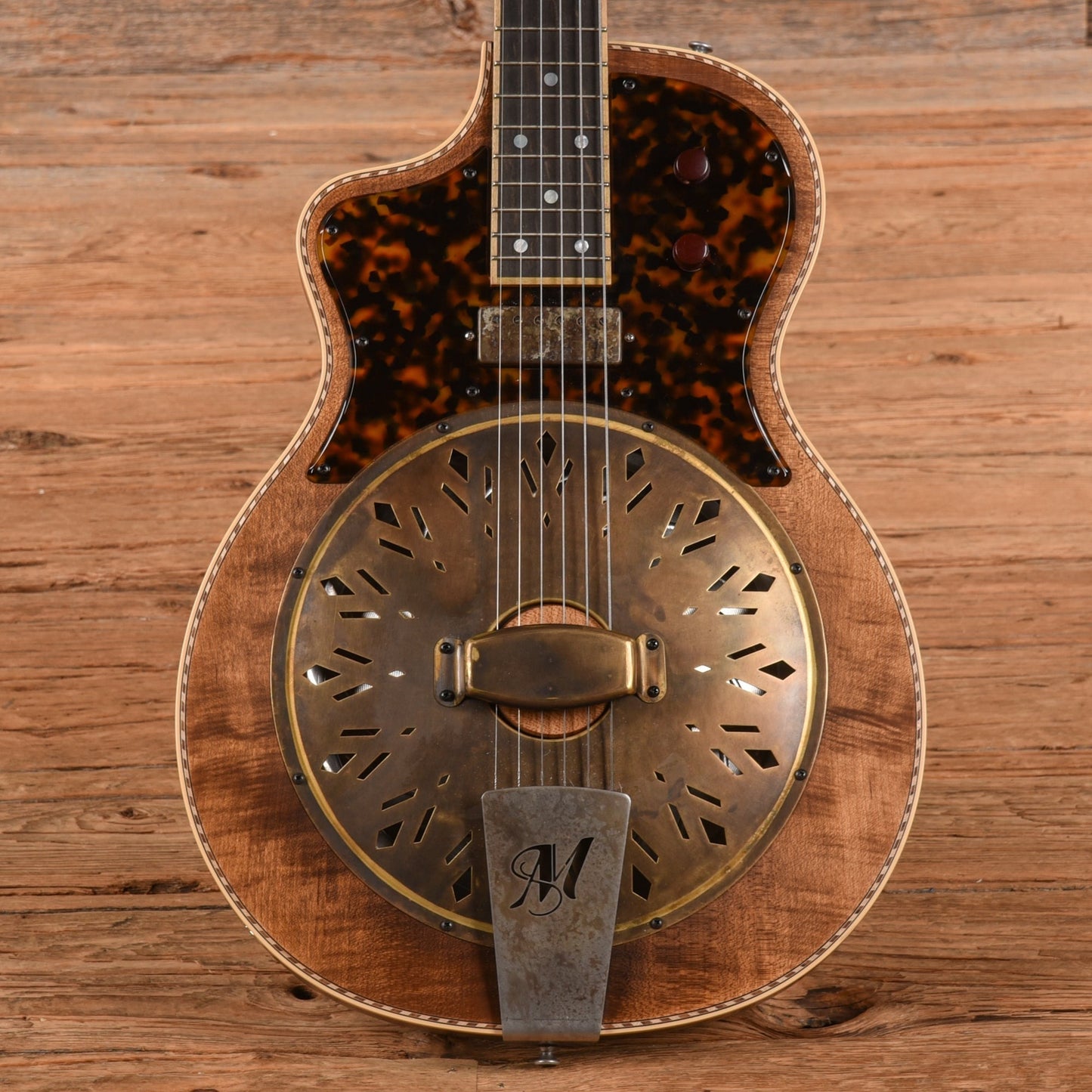 Mule Mavis Cutaway Natural LEFTY