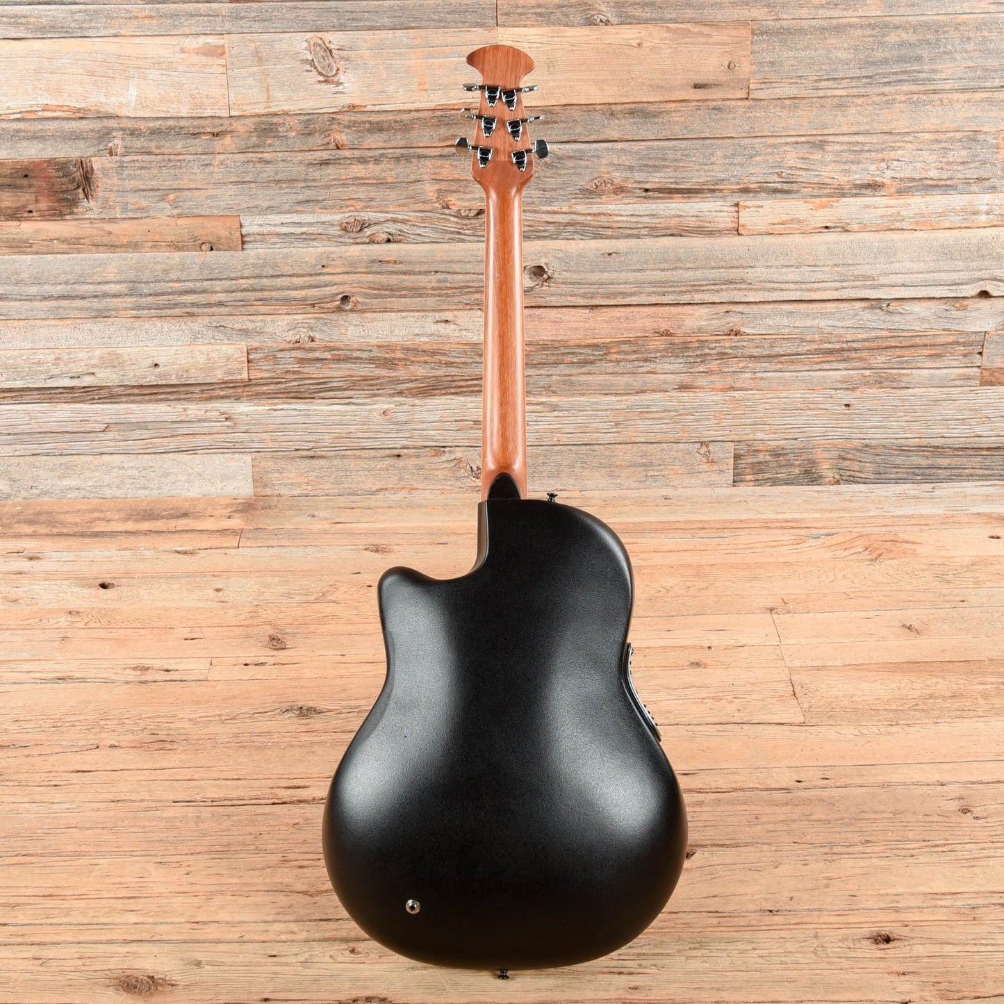 Ovation Celebrity CC057 Natural