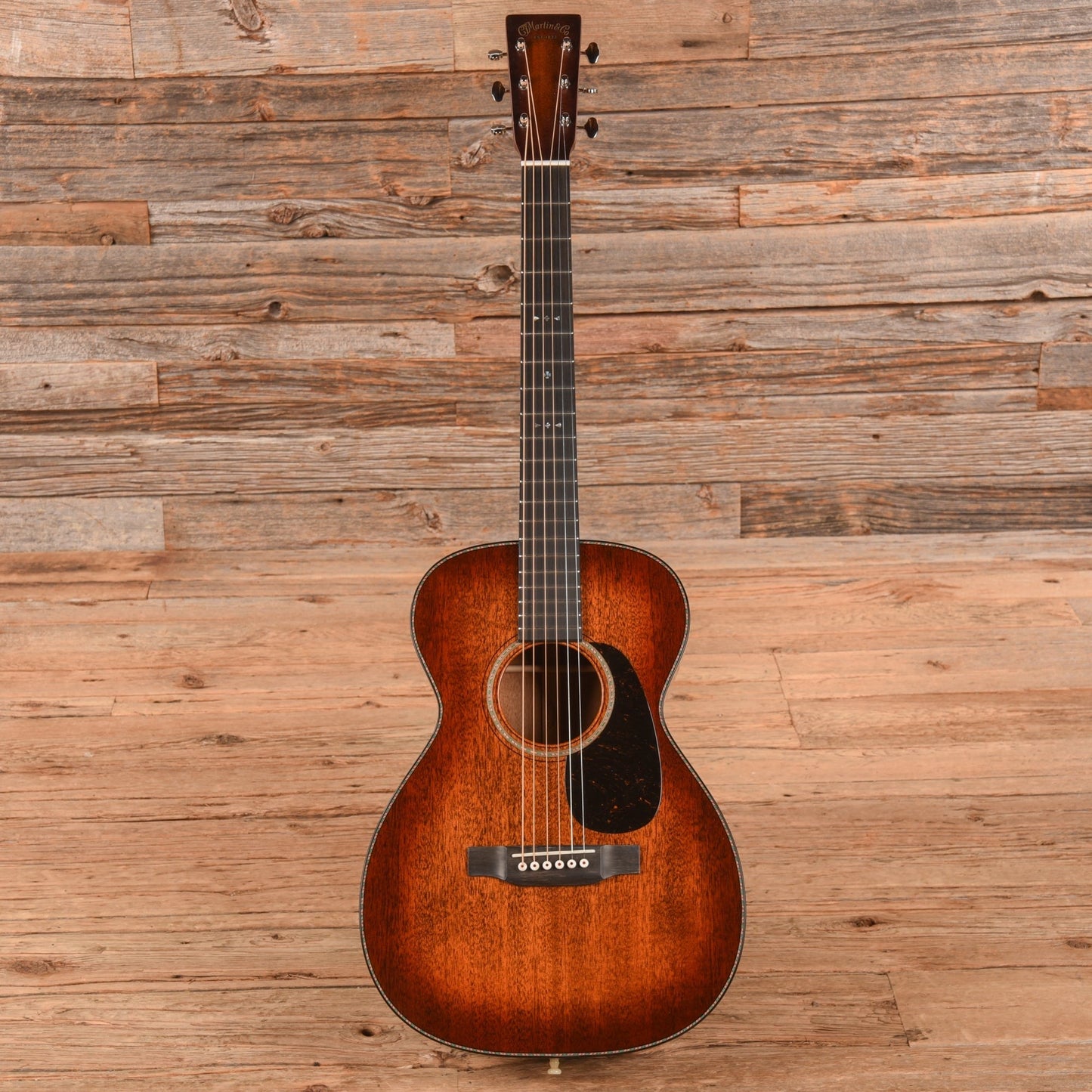 Martin Custom Shop 00-18 Style Deep Body Sunburst 2024