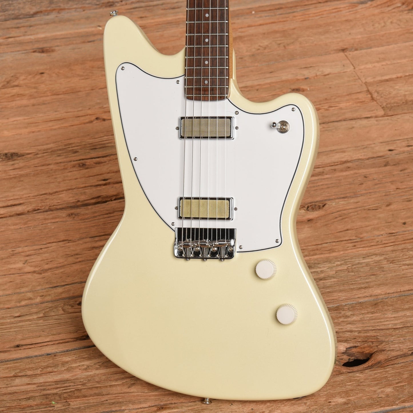 Harmony Silhouette Pearl White
