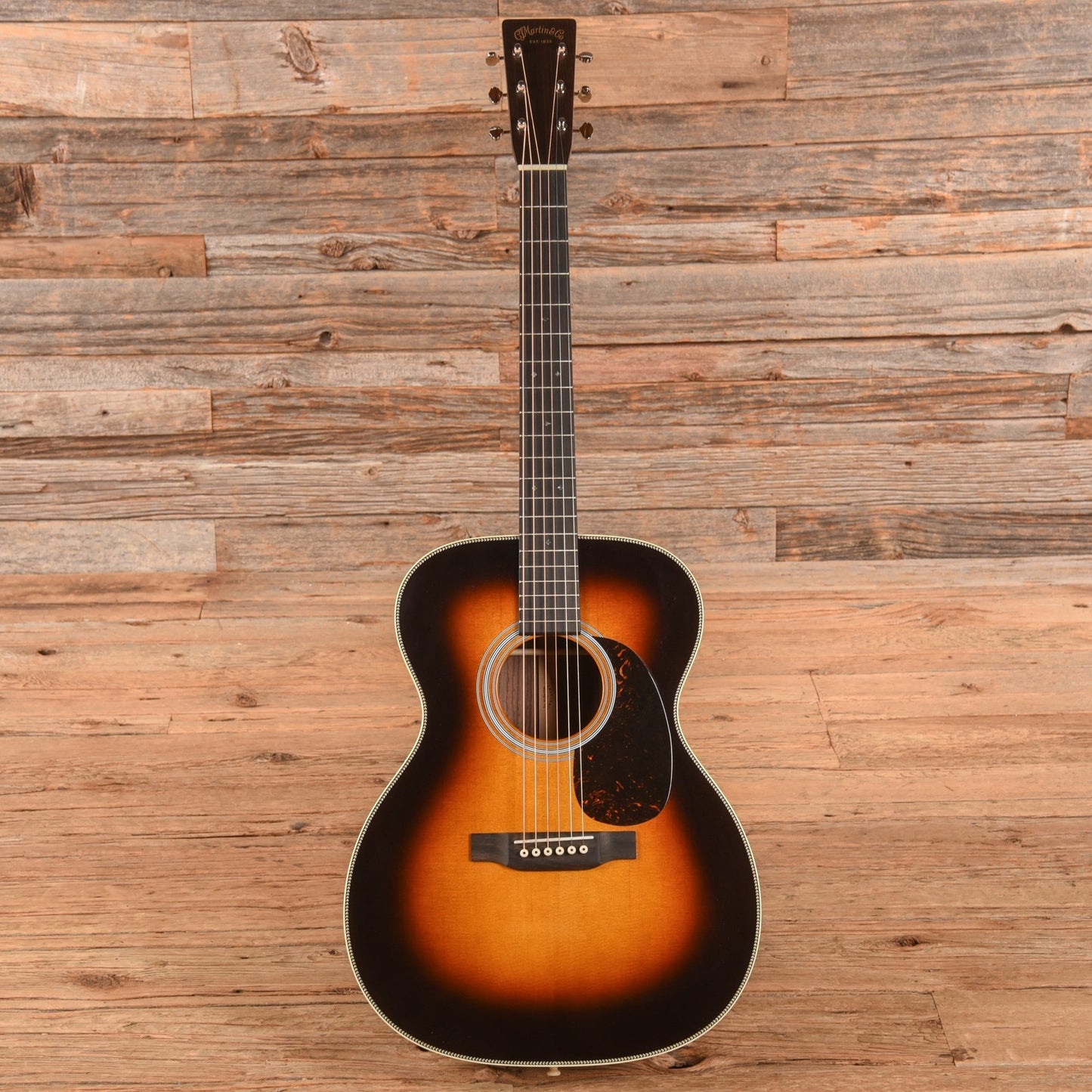 Martin Standard Series 000-28 Sunburst 2024