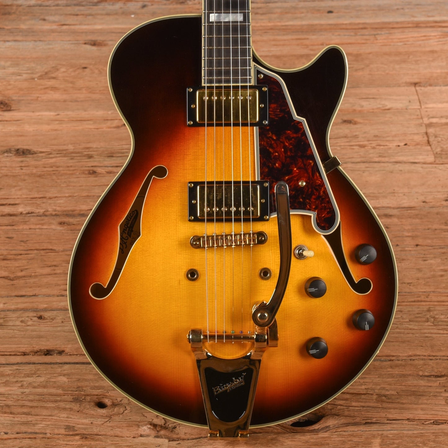 D'Angelico Deluxe Kurt Rosenwinkel SS Honey Burst 2017
