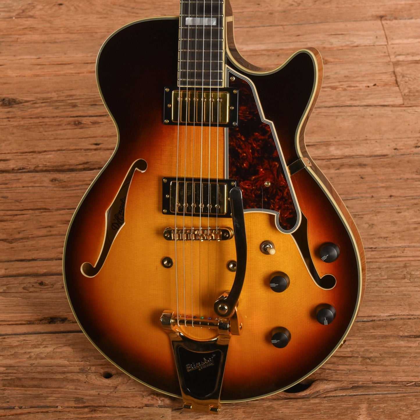 D'Angelico Deluxe Kurt Rosenwinkel SS Honey Burst 2017