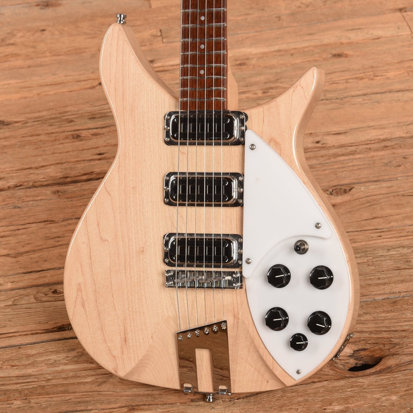 Rickenbacker 350/V63 Mapleglo 2022