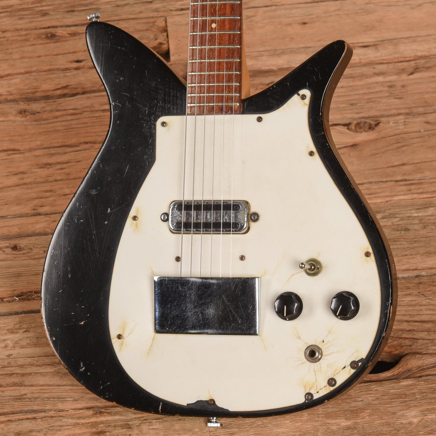 Rickenbacker Model 900 Jetglo 1960