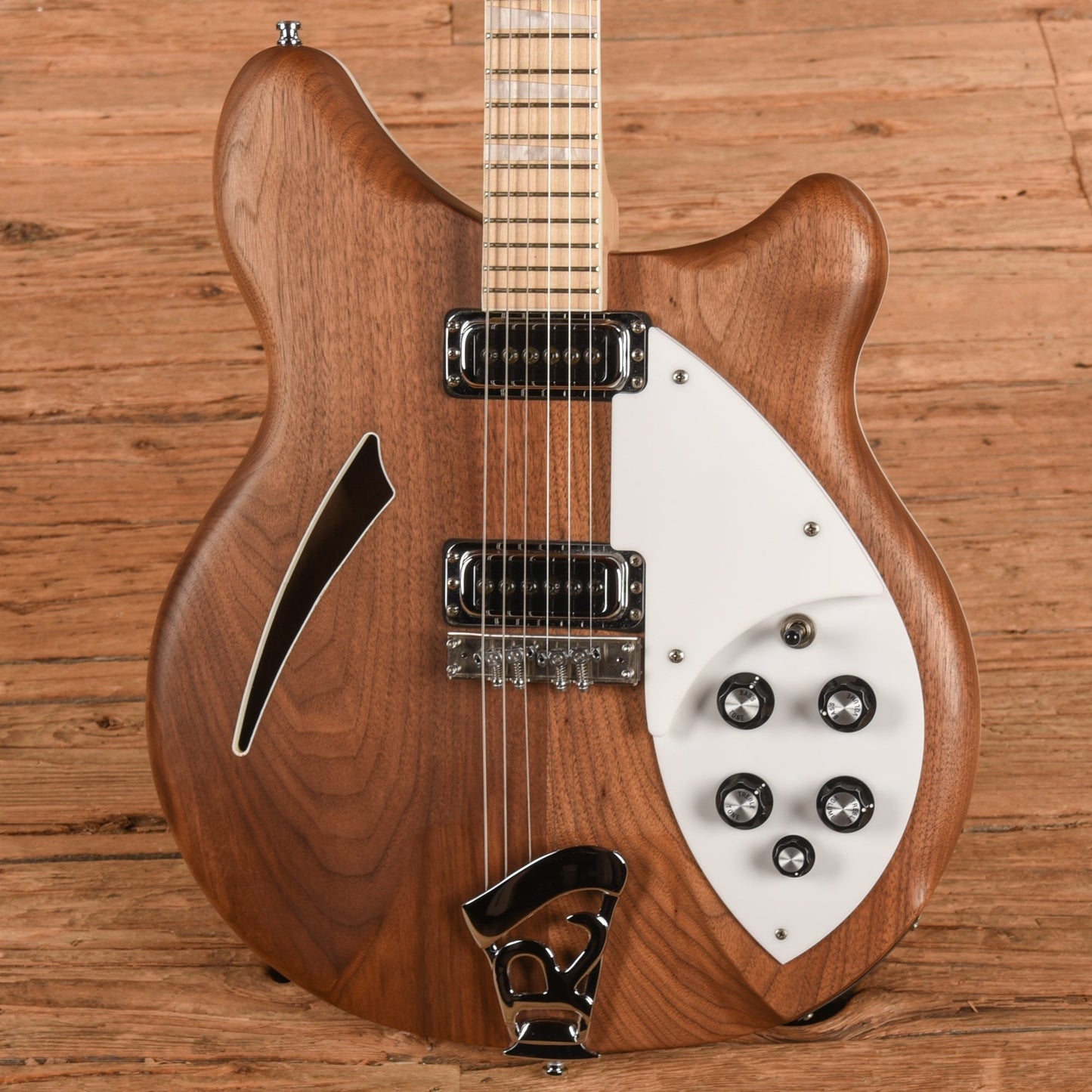 Rickenbacker 360W Walnut 2018