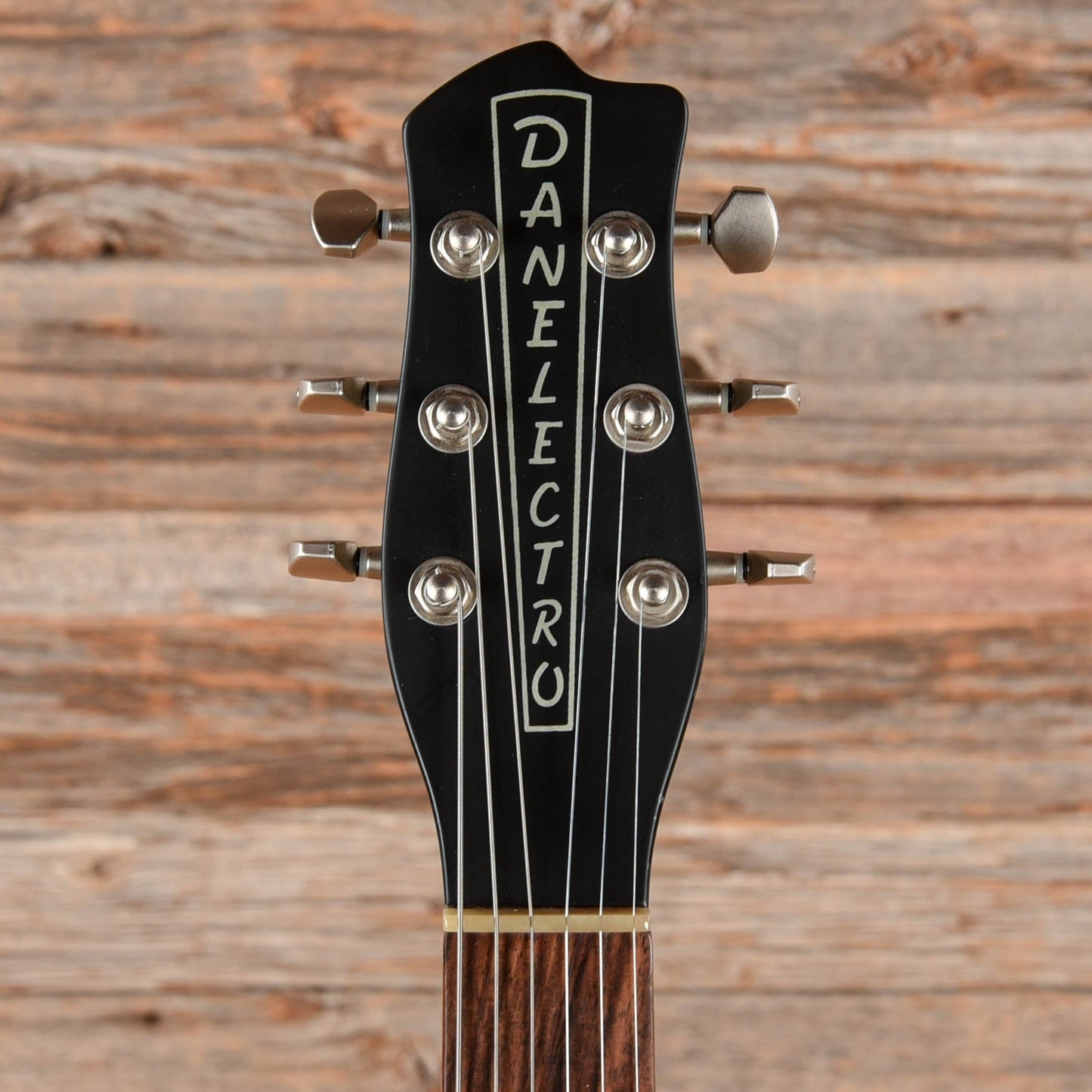 Danelectro 63 Reissue Red