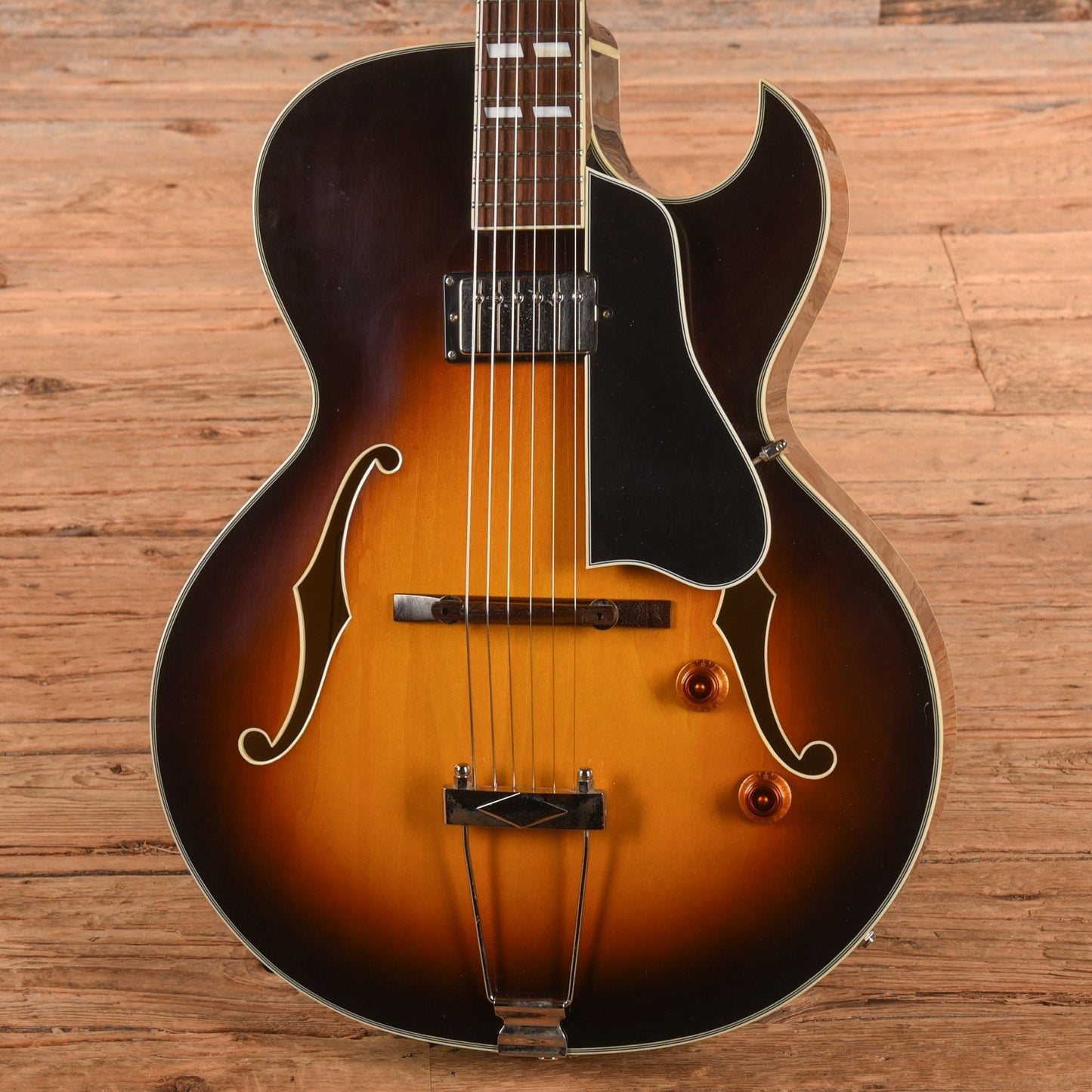 Eastman AR371CE Sunburst