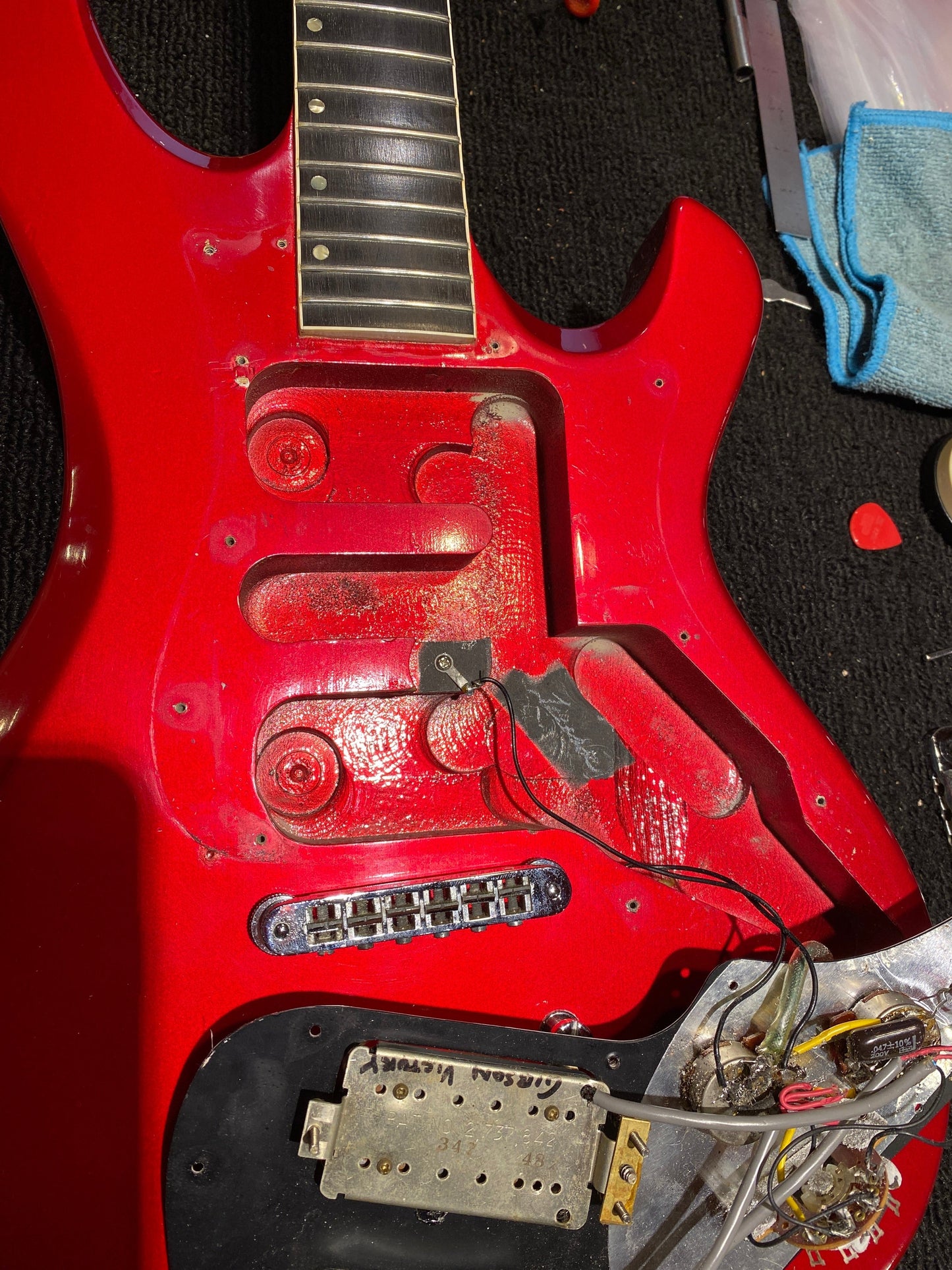 Gibson Victory MVX Candy Apple Red 1982