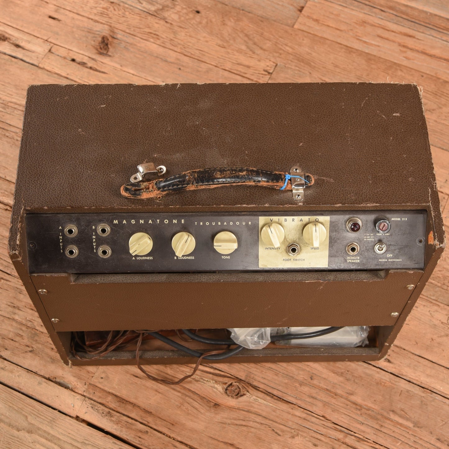 Magnatone Troubadour Model 213 2-Channel 18-Watt 1x12" Guitar Combo