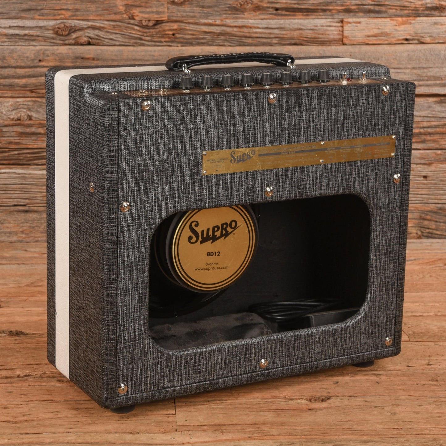 Supro 1696RT Black Magick Reverb 25-Watt 1x12" Guitar Combo Amp