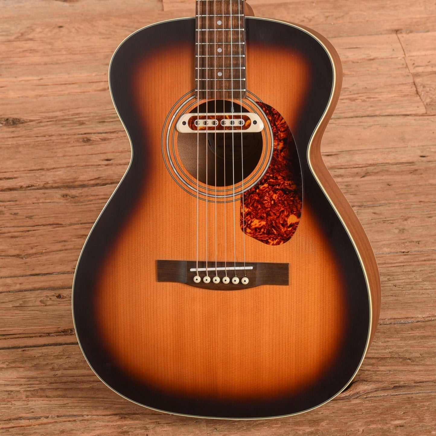 Guild Westerly M-240E Troubador Sunburst