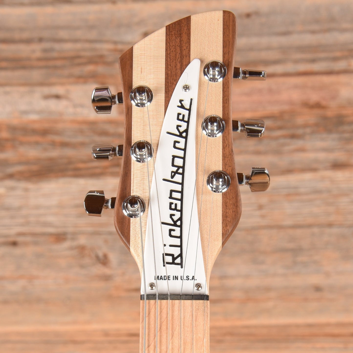 Rickenbacker 330w Walnut 2020