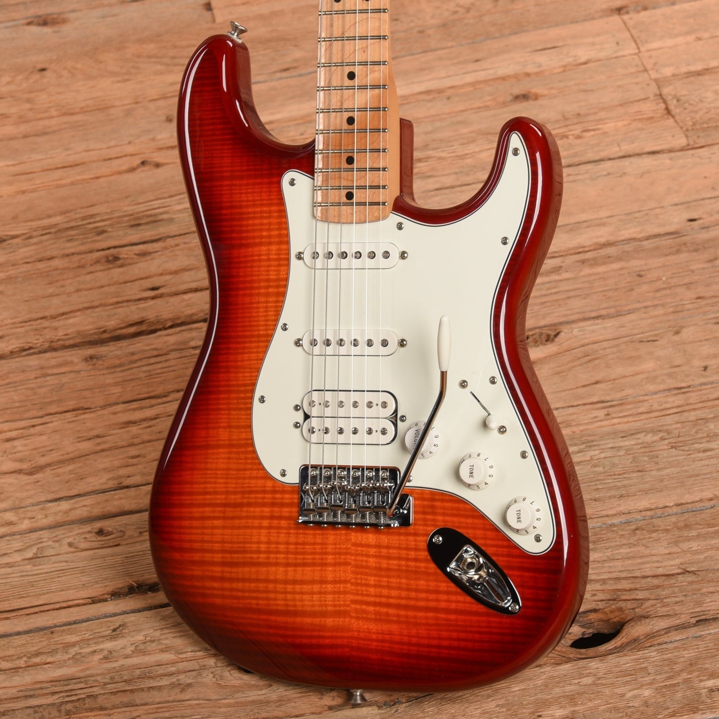 Fender Standard Stratocaster HSS Plus Top Cherry Sunburst 2017