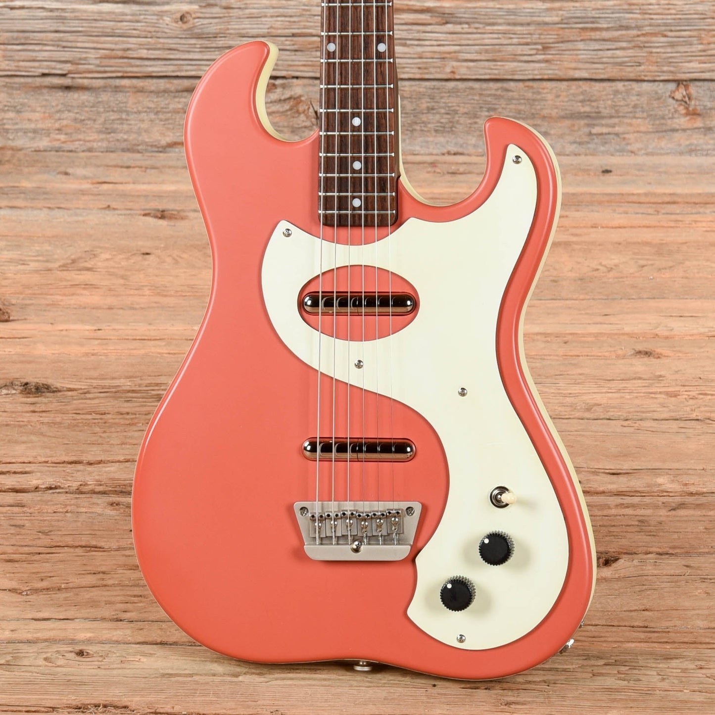 Danelectro 63 Reissue Red