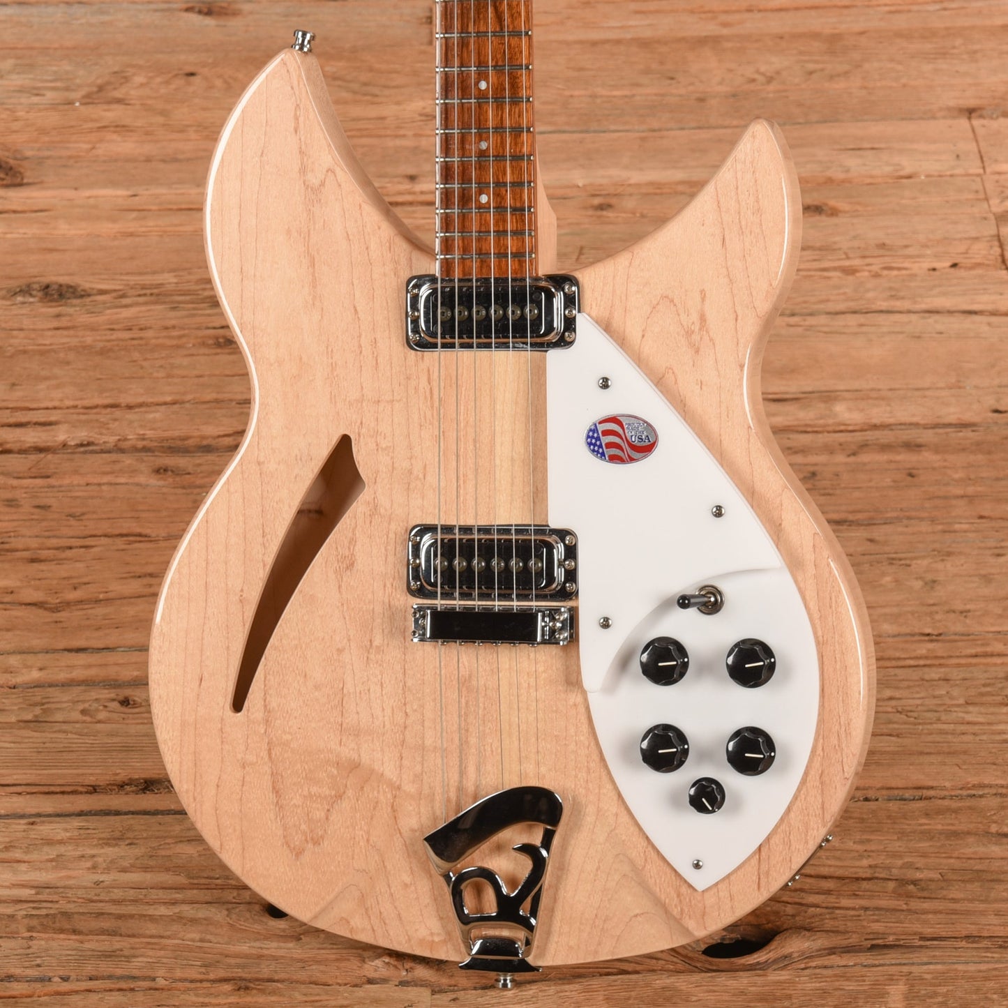 Rickenbacker 330 Mapleglo 2022