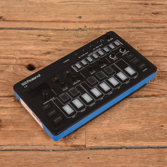 Roland J-6 AIRA Compact Chord Synthesizer