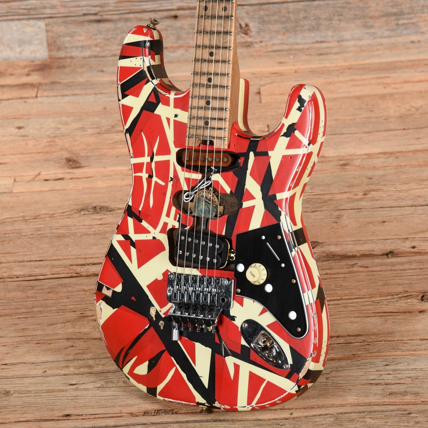 EVH Striped Series Frankie Relic Red / White / Black 2021
