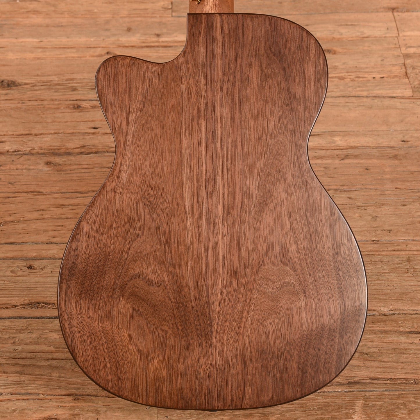 Martin 000C-Jr Walnut Burst 2026