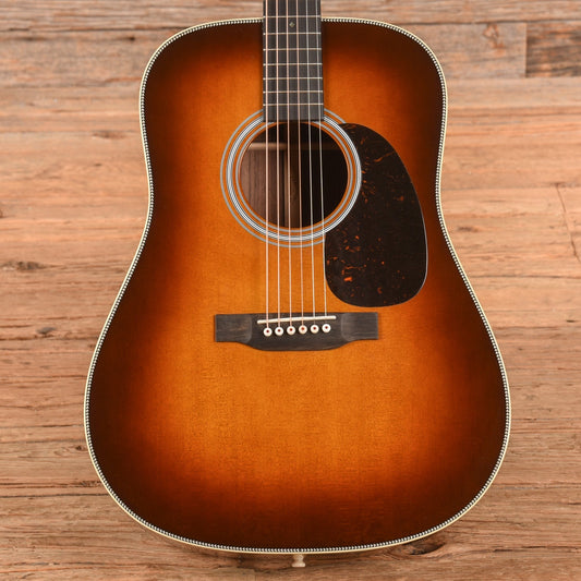 Martin Standard Series HD-28 Ambertone 2025