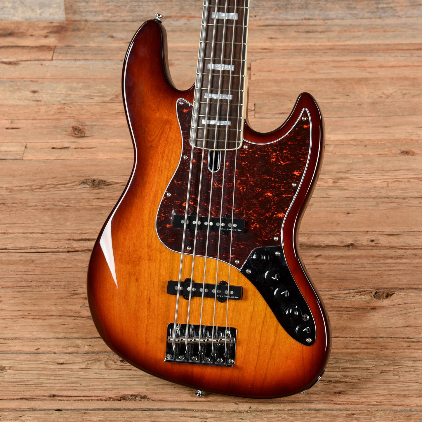 Sire Marcus Miller V7 5-String Sunburst 2024