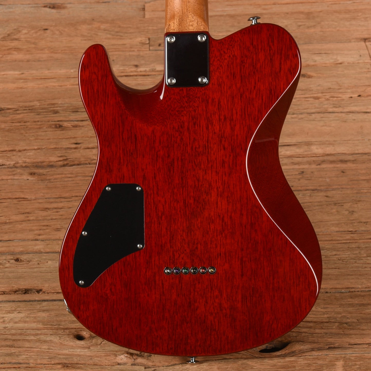 Suhr Oso Red 2025