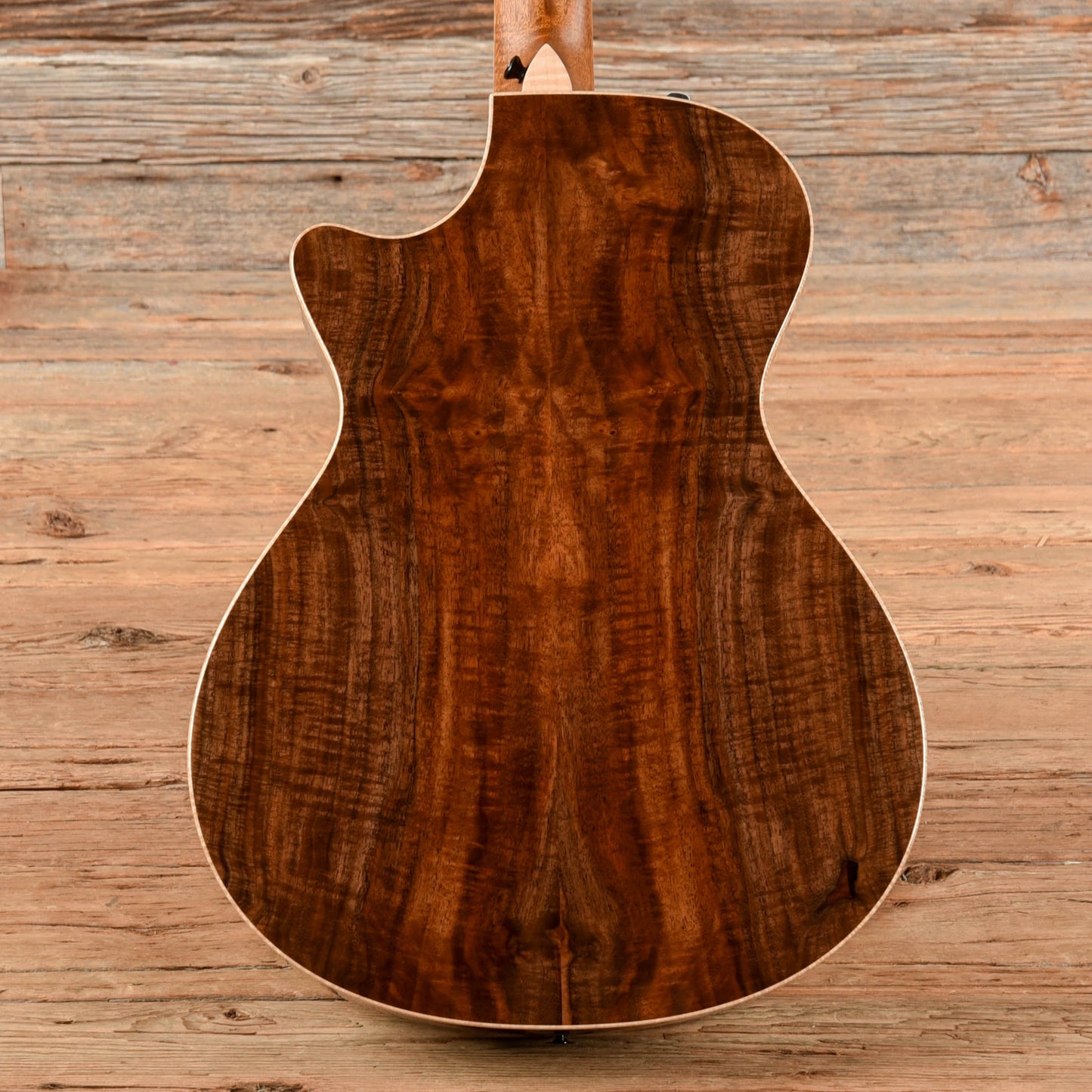 Taylor Custom Grand Concert Western Red Cedar/AA Walnut ES2 w/Figured Maple Binding Tobacco Sunburst 2024