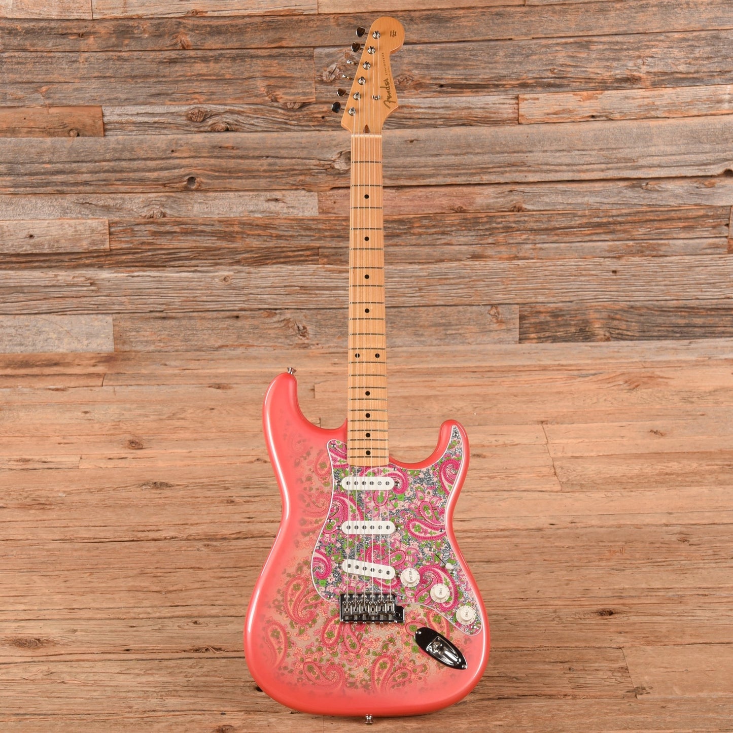 Fender CIJ Stratocaster Pink Paisley
