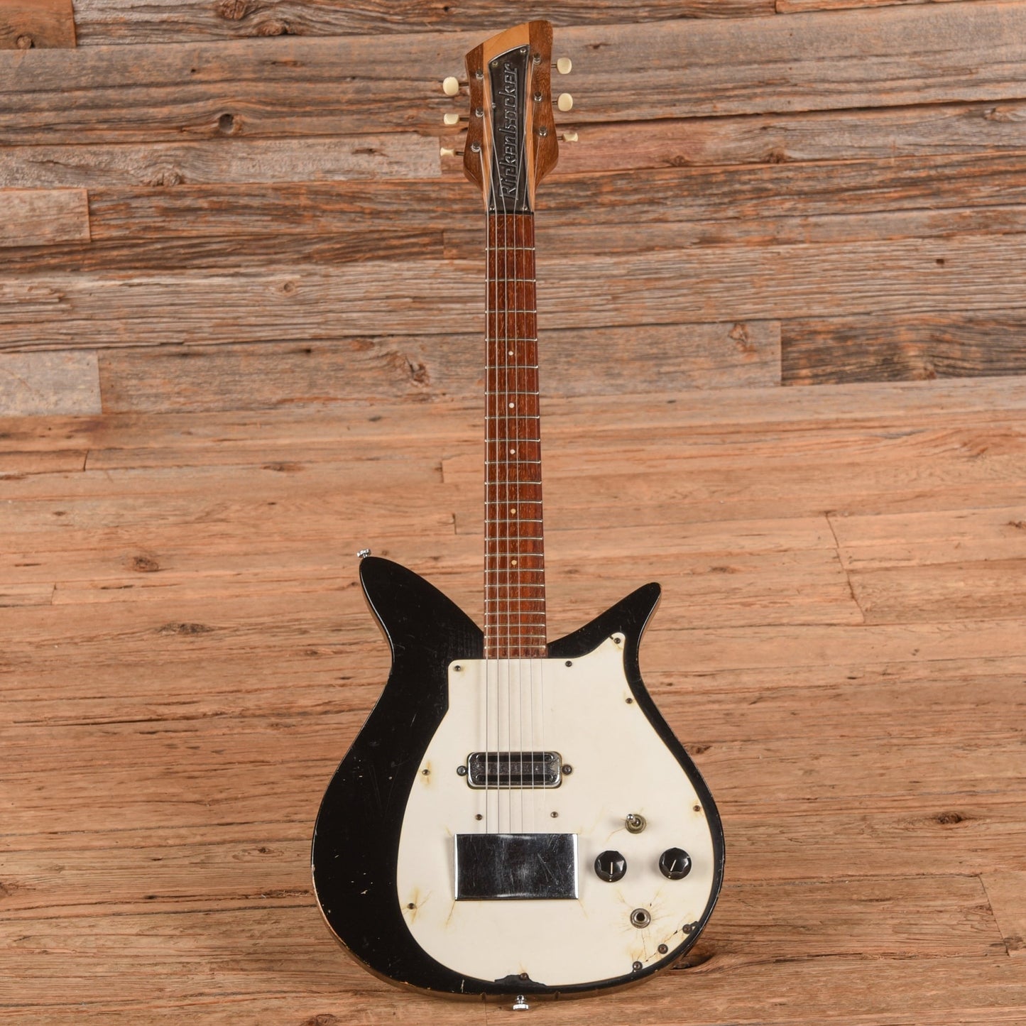 Rickenbacker Model 900 Jetglo 1960