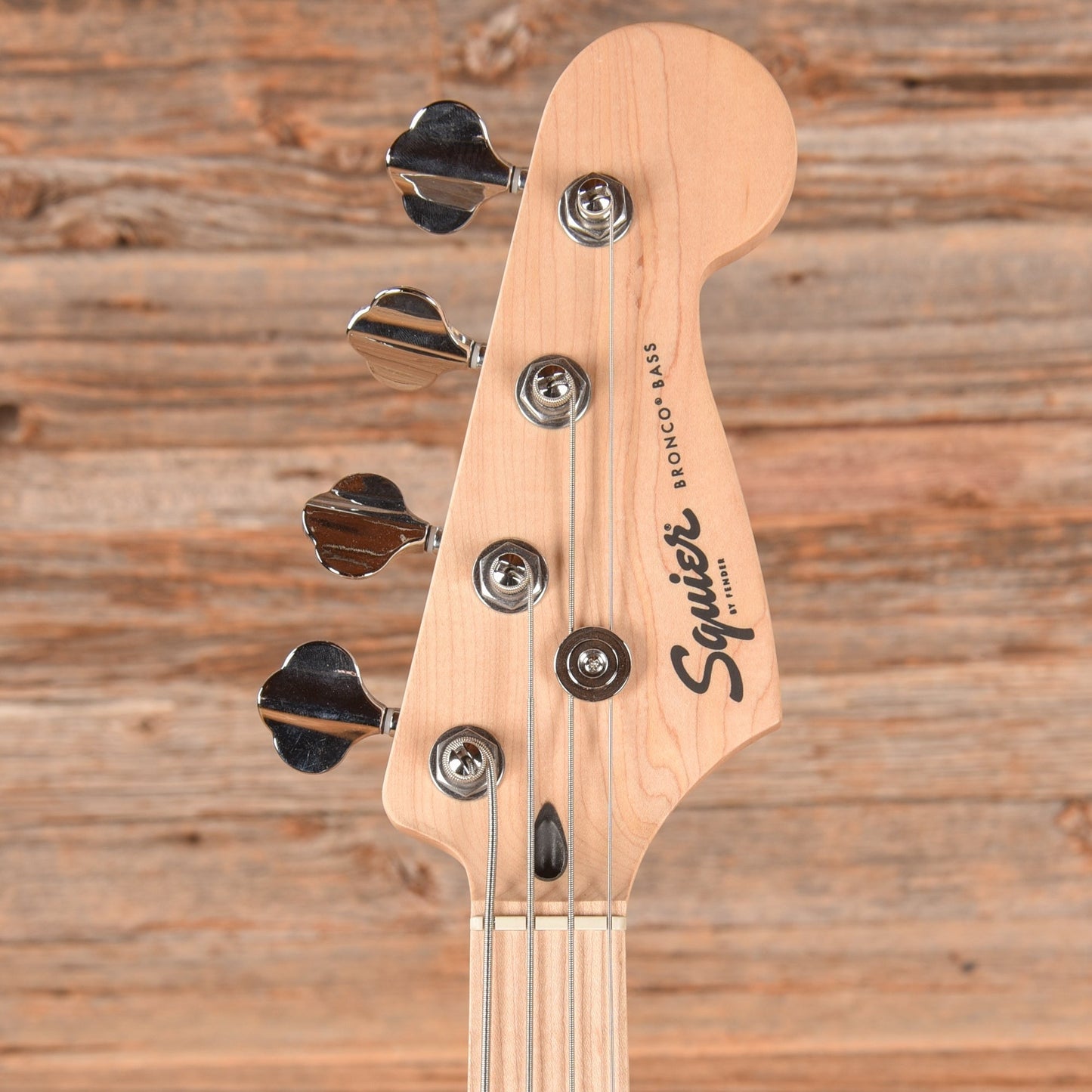Squier Sonic Bronco Bass Tahitian Coral 2023