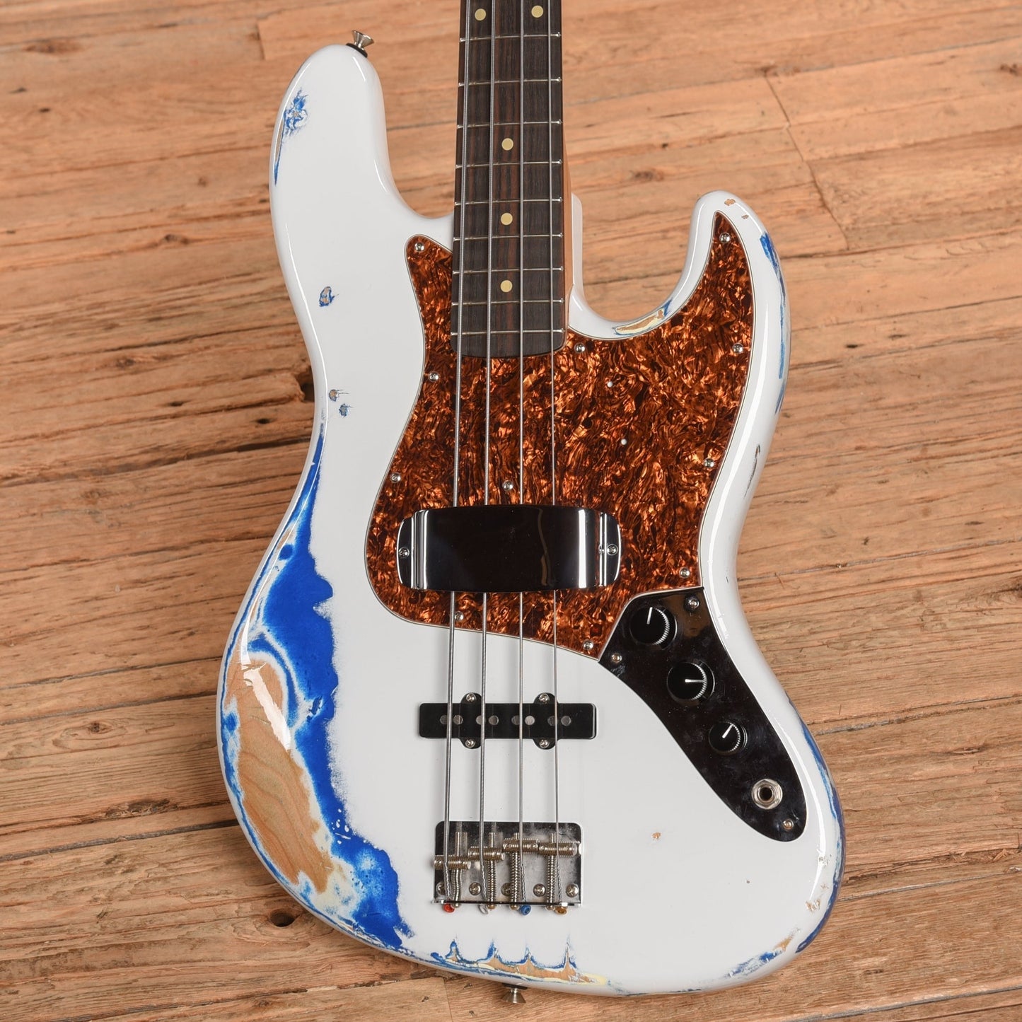 Moollon J Classic White