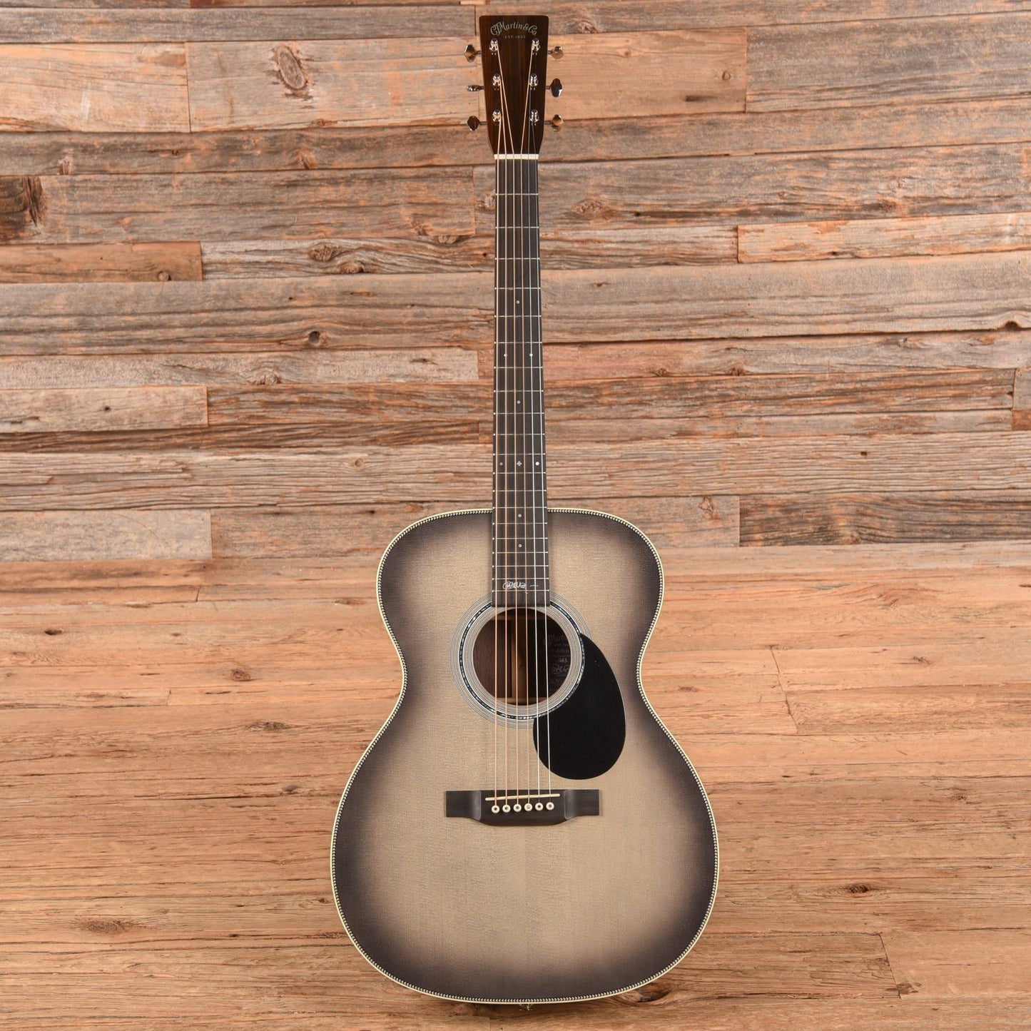 Martin 20th Anniversary OMJM John Mayer Signature Grey Sunburst 2024