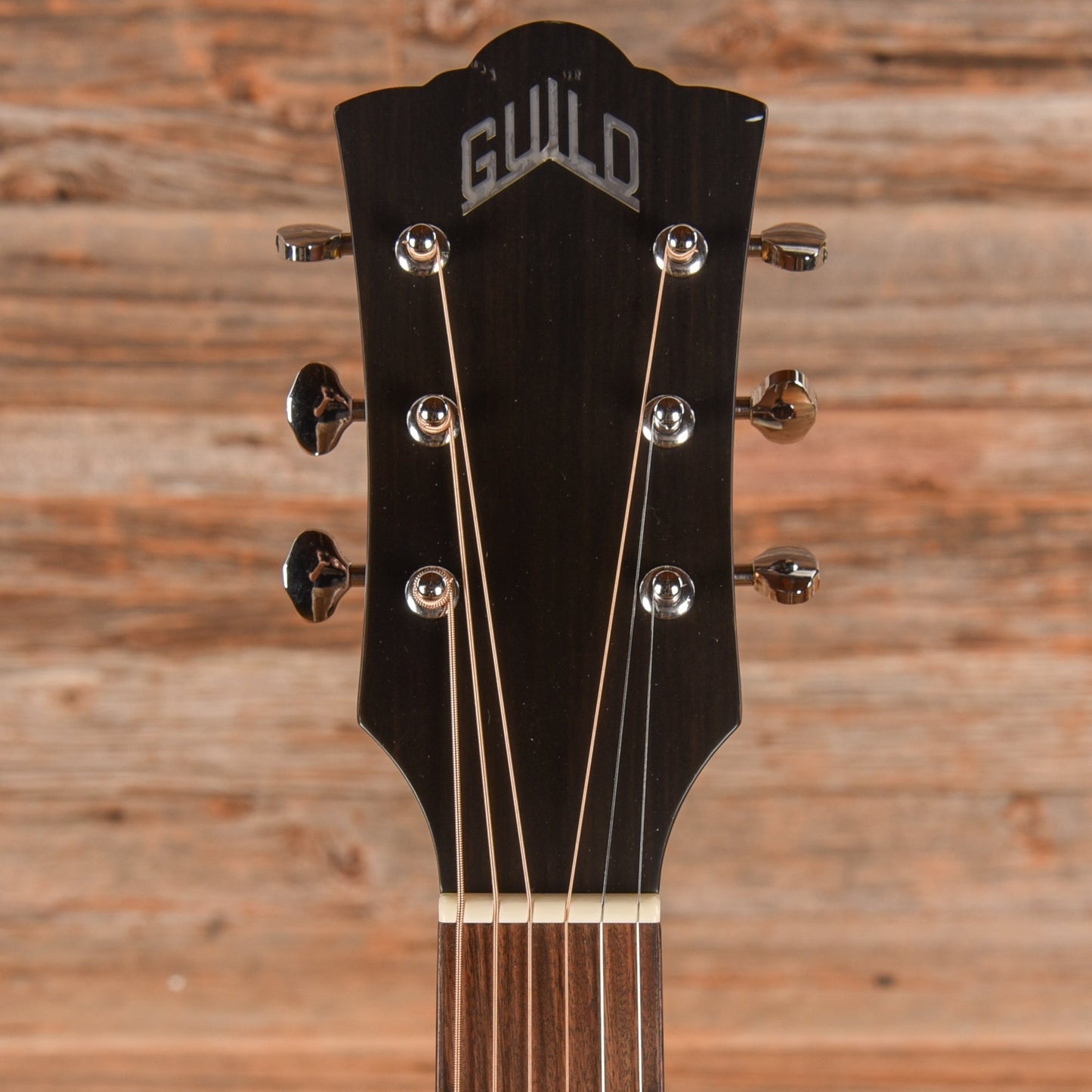 Guild OM-320 Brown