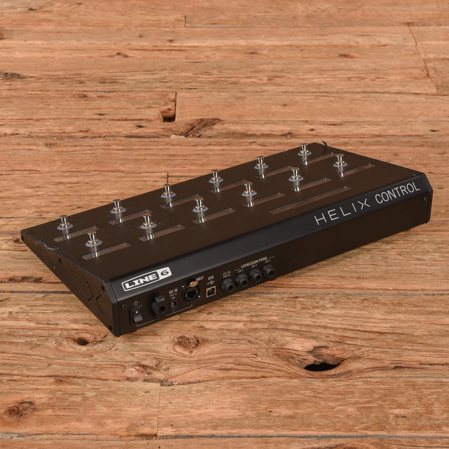 Line 6 Helix Rack with Foot Controller