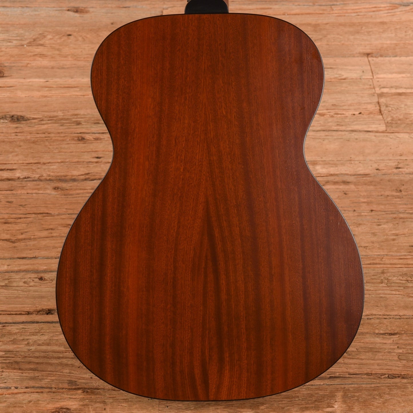 Guild OM-320 Brown