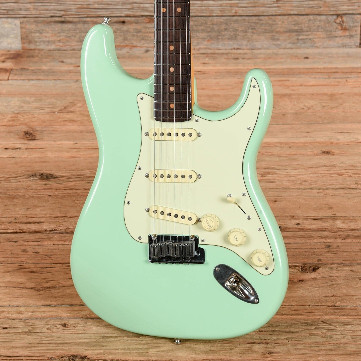 Fender American Ultra Luxe Vintage '60s Stratocaster Surf Green 2025