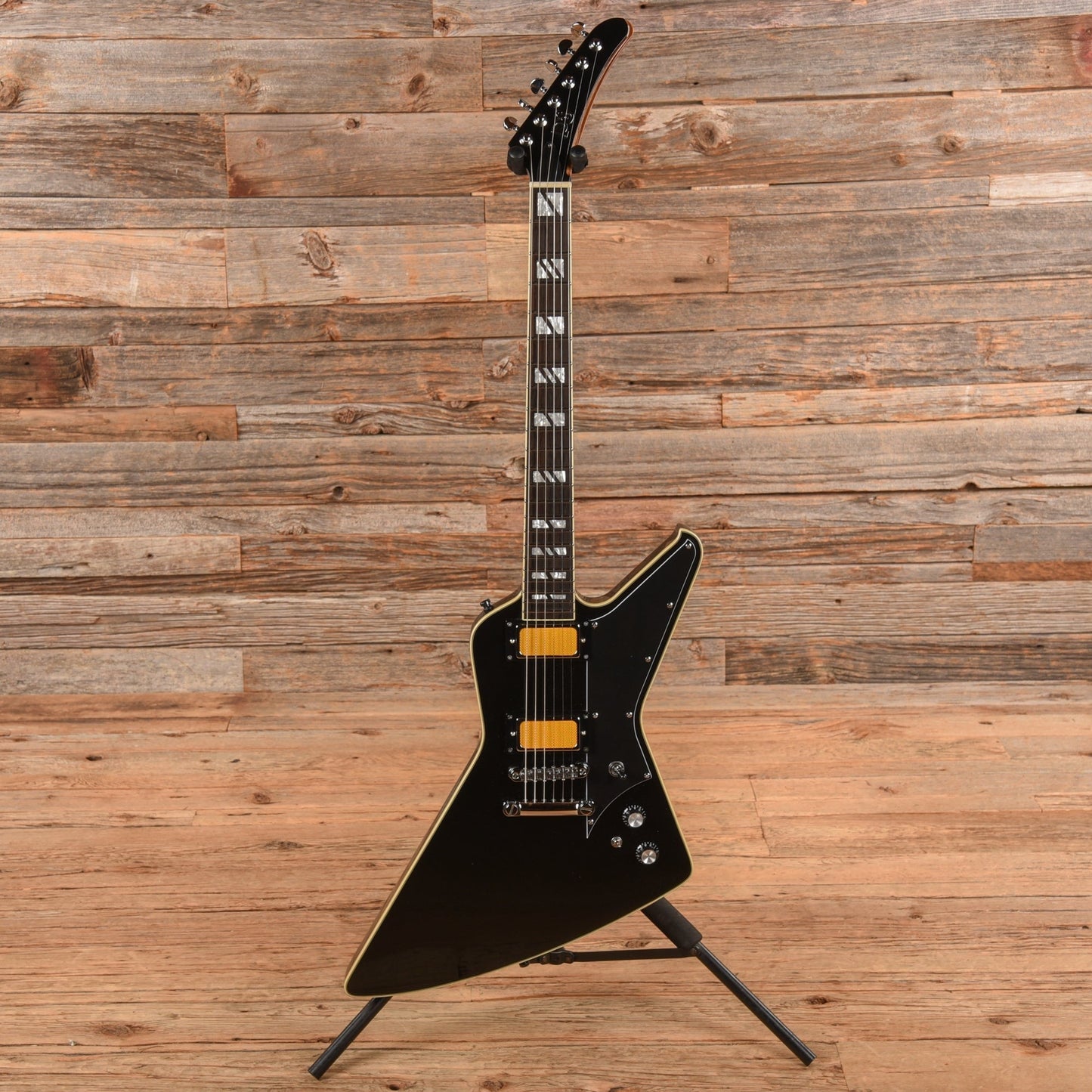 Pure Salem Cherry Bomb Black 2023